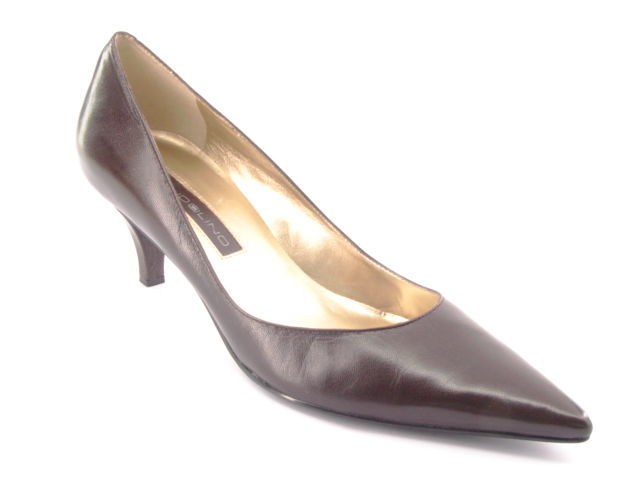 bandolino low heel pumps